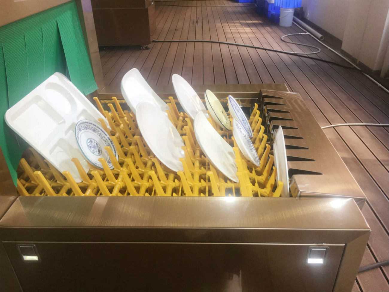 各類商用洗碗機的選擇妙招