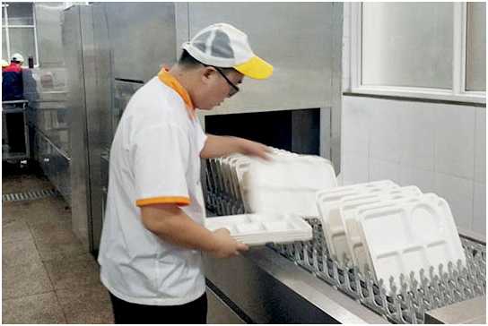 商用洗碗機(jī)在餐廳食堂的優(yōu)勢(shì)