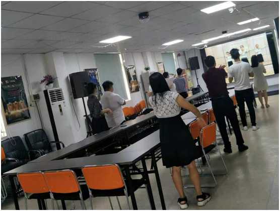 華璟業(yè)務(wù)部分享早會(huì)