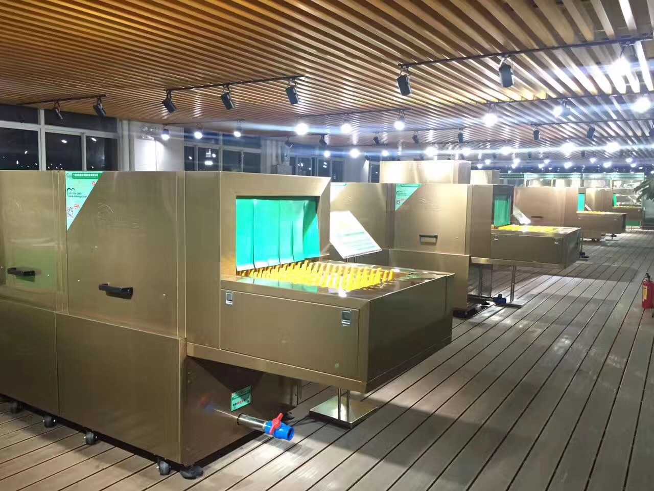 正確操作食堂洗碗機(jī)非常重要，洗碗機(jī)操作規(guī)范