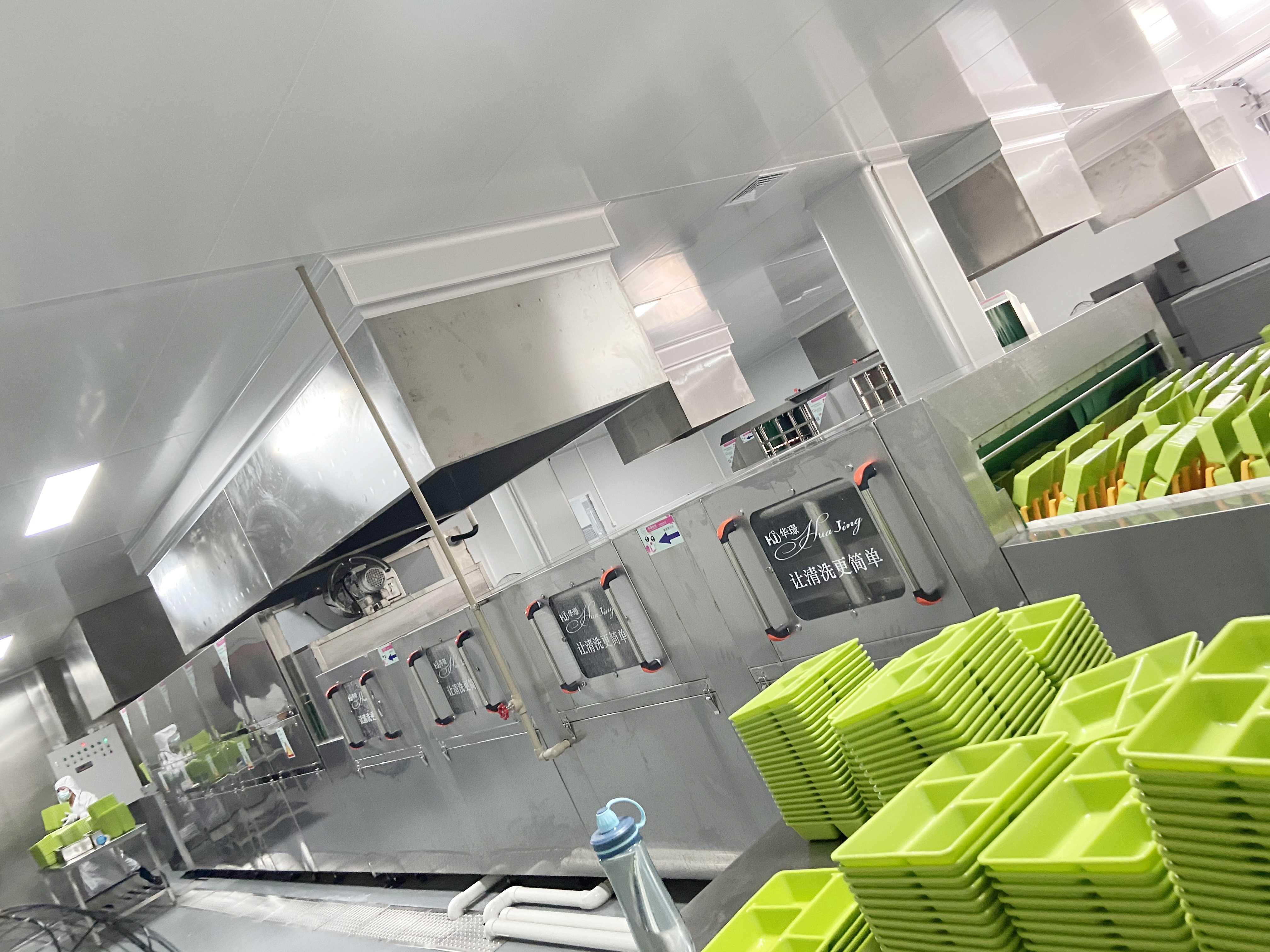 商用洗碗機流水線不僅對餐消有幫助 原來對餐飲場所也有益處